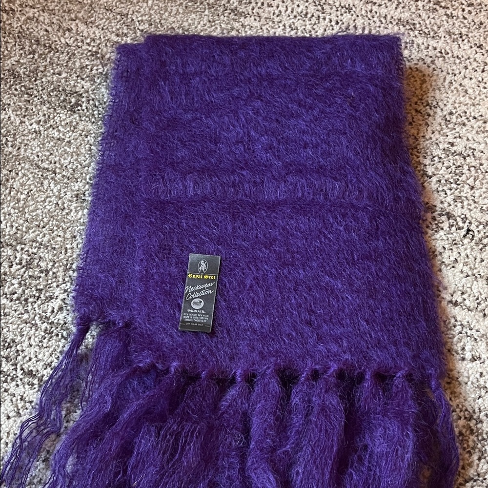 Luxurious Purple Mohair Scarf from Great Britain, never been worn, beautiful !